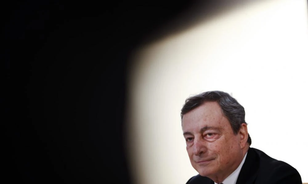 Ντράγκι για πόλεμο στην Ουκρανία: "Να τηλεφωνήσει ο Μπάιντεν στον Πούτιν"